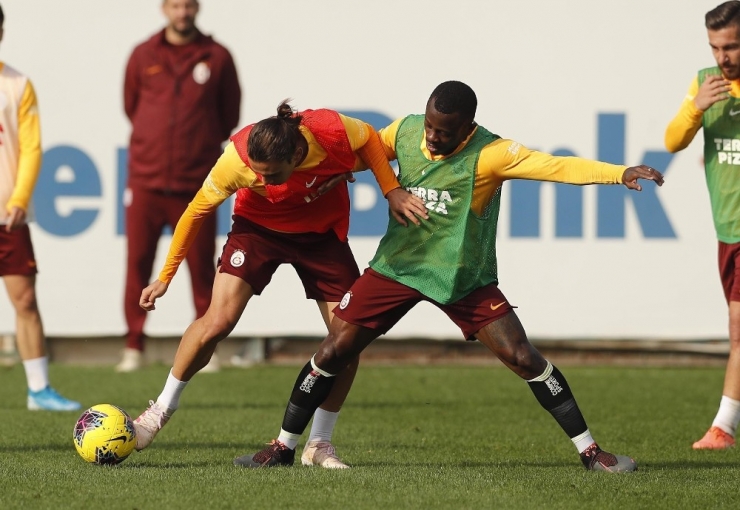Galatasaray’a Babel Ve Muslera Şoku!