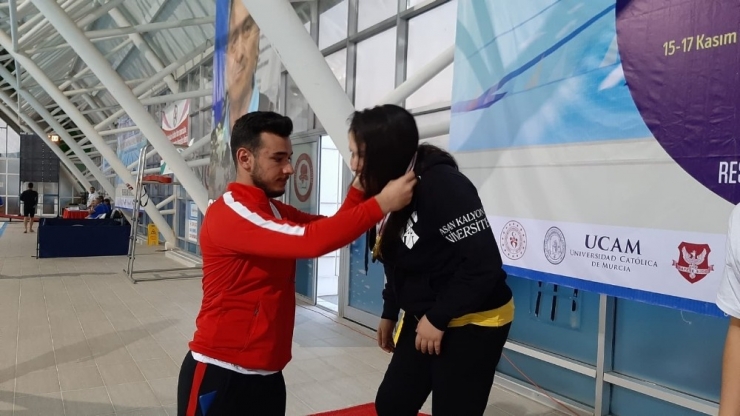 Hkü’nün Yüzmedeki Gururu Türkiye Şampiyonu Oldu