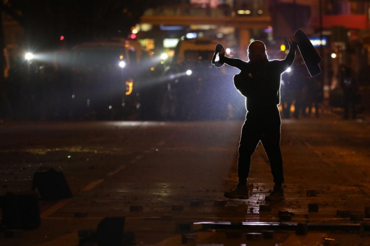 Hong Kong Protestolarında Tansiyon Yükseliyor