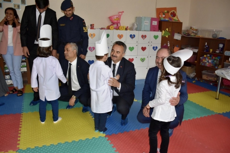 İlkokul Öğrencileri Kızılay Haftasını Kutladılar