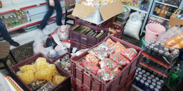 Polisten Kaçak Çay, Şeker, Makarna, Pirinç Operasyonu: 4 Gözaltı