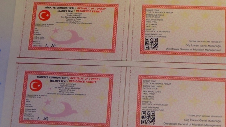 Sahte Kimlik Belgeleriyle Bankaları Dolandıran Şebeke Çökertildi: 21 Gözaltı