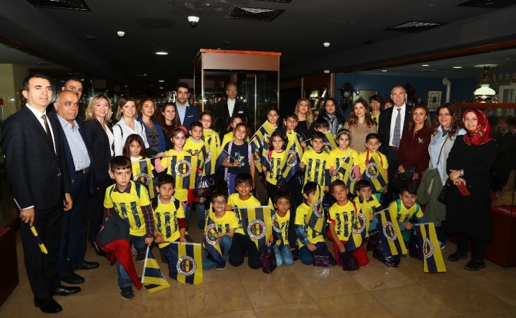 ’Umudum Öğretmenim Projesi’ İle Öğrenciler Fenerbahçe Stadı’nda