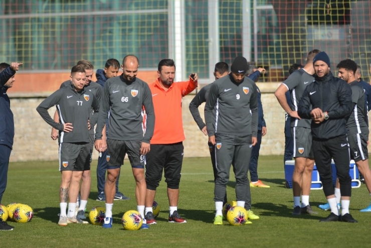 Kayserispor’da, Sivasspor Mesaisi Sürüyor