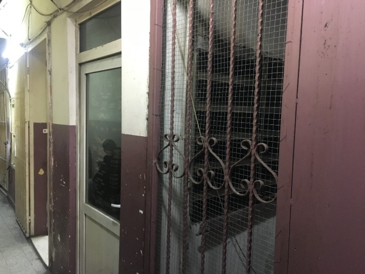 Karaköy’de Başörtülü Kıza Saldıran Kadının Komşularına Terör Estirdiği Ortaya Çıktı