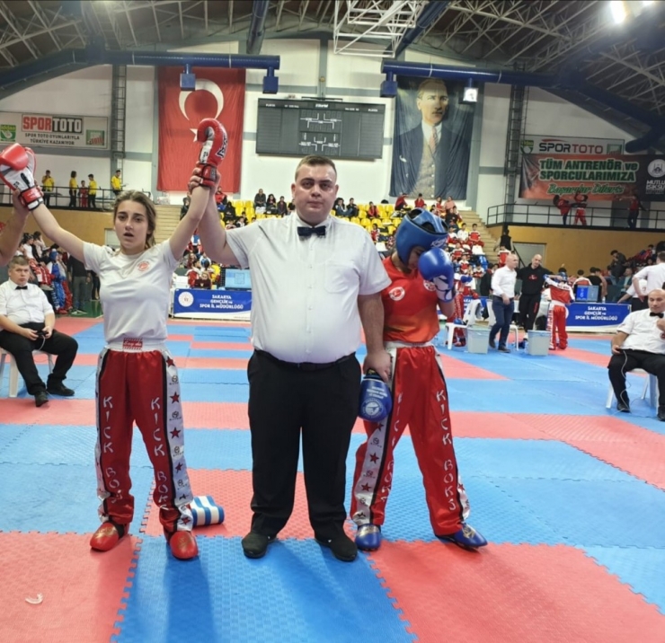 Kick Boksta Kupa Ve Madalyaları Topladılar