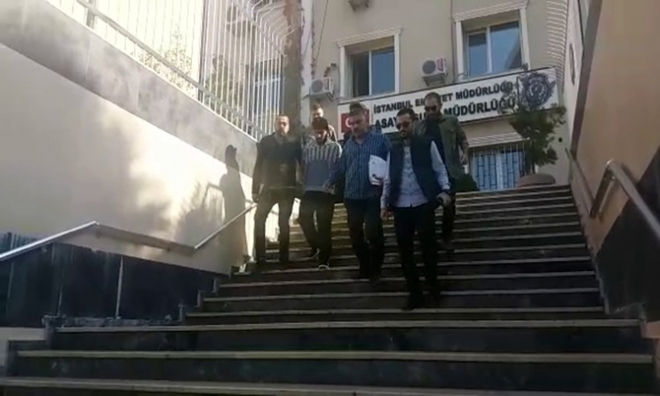 Pendik’te Aynı Aileden 3 Kişiyi Öldüren Zanlının Olay Yerine Geliş Anı Kamerada