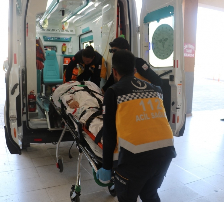 Sivas’ta Trafik Kazası: 5 Yaralı