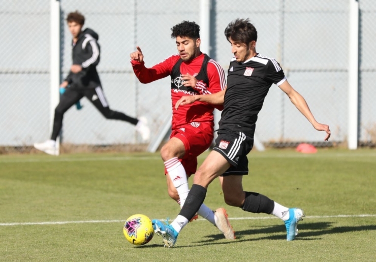 Sivasspor Antrenman Maçı Yaptı