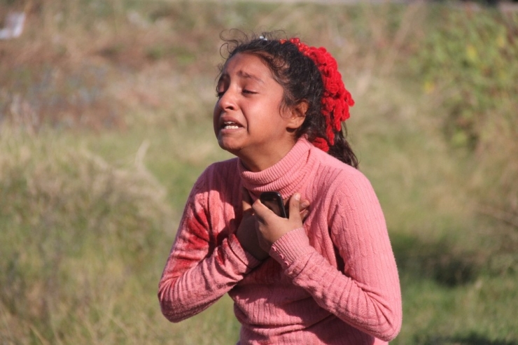 Kardeşini Kazada Kaybeden Kız Çocuğu "Annesizlik Böyle Bir Şey" Diye Ağladı