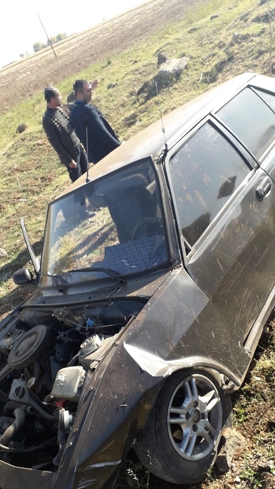 Diyarbakır’da Otomobil Şarampole Yuvarlandı: 1 Yaralı