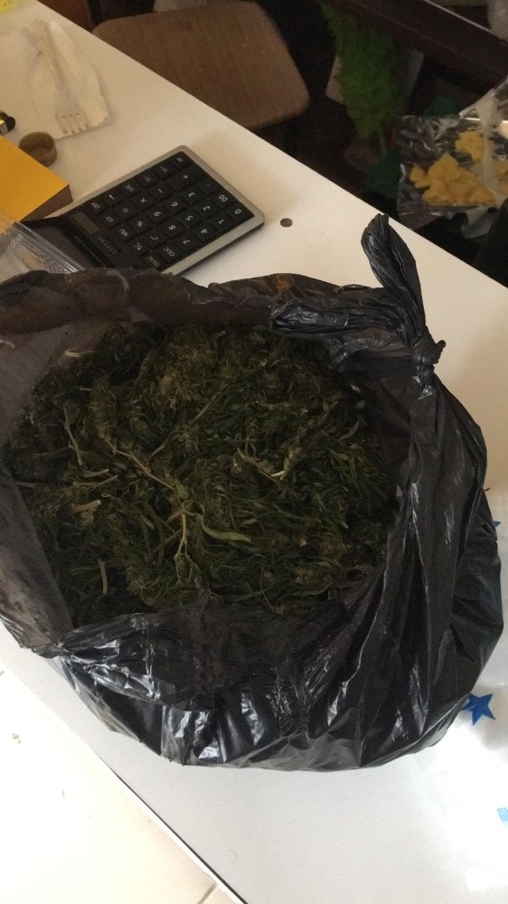 İzmir’de Tekel Bayiye Uyuşturucu Baskını