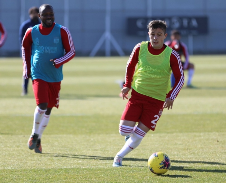 Lider Sivasspor’da Kayseri Mesaisi Devam Ediyor