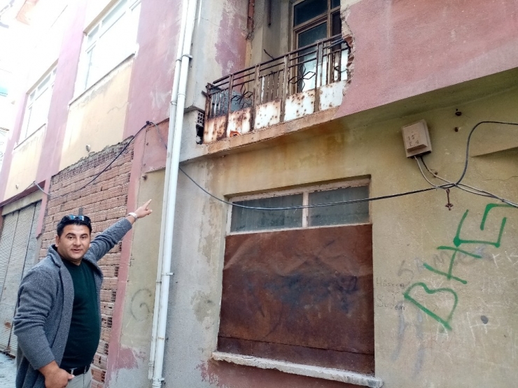 Akıl Almaz Hırsızlık: Duvara Tırmanıp, Balkon Deliğinden Girdi