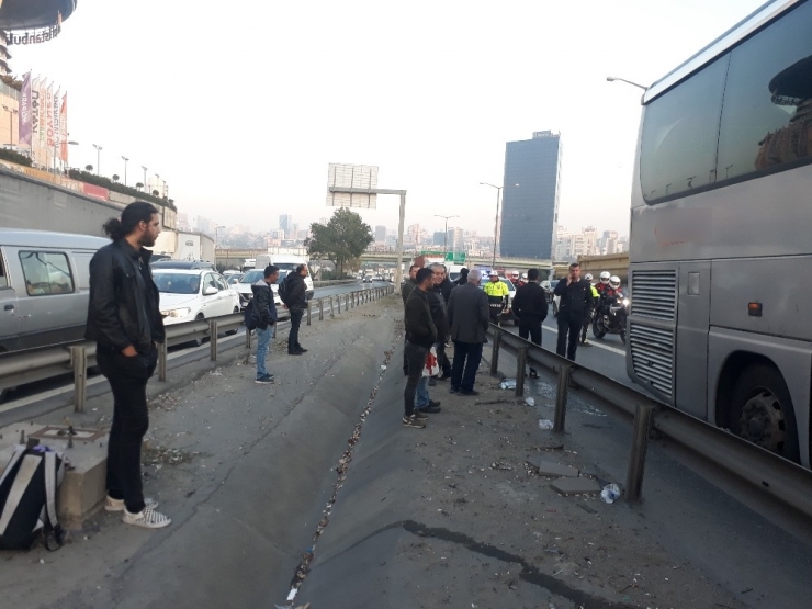 Tem Otoyolunda Yolcu Otobüsünde Korkutan Yangın