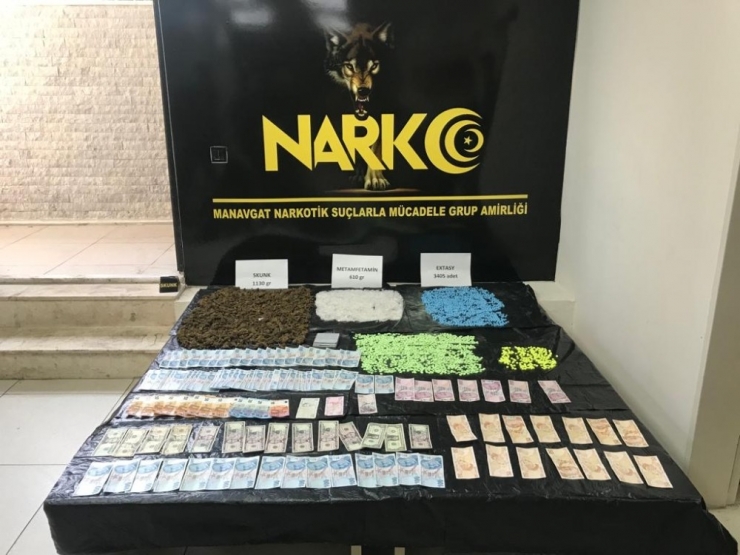 İstanbul’dan Getirdikleri Uyuşturucuyu Antalya’da Piyasaya Süremeden Yakalandılar