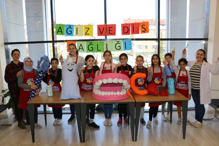 Minikler Diş Sağlığının Önemine Dikkat Çekti