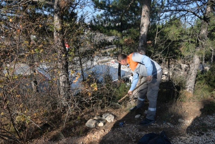 Çocuklar Doğa Yürüyüşü Sonrası Çevre Temizliği Yaptı