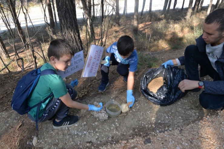 Çocuklar Doğa Yürüyüşü Sonrası Çevre Temizliği Yaptı