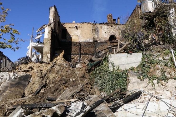 Sobanın Devrilmesiyle Çıkan Yangında Yaşlı Adam Hayatını Kaybetti