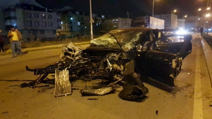 Park Halindeki Tıra Çarptı, Motoru Metrelerce Fırladı