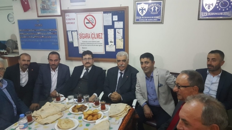 "İslam Tarihi Sohbetleri"ne Bilecik Erzurumlular Derneği Ev Sahipliği Yaptı