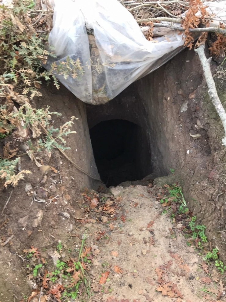 Manyas’ta Define Avcılarına Şok Baskın