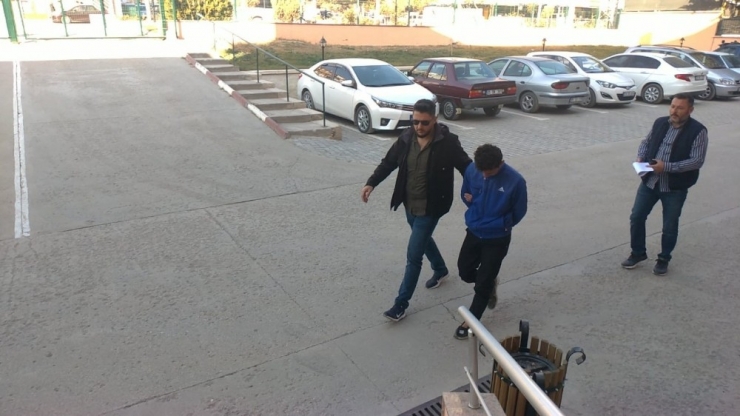 Çantayı Kaptı, Kaçamadı