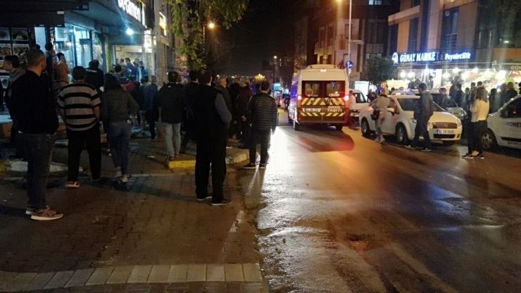 Avcılar’da Dönercilerin Sopalı Kavgasında 2 Kişi Yaralandı