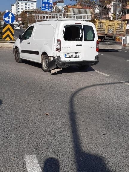 Bilecik’te Otomobil İle Motosiklet Çarpıştı: 1 Yaralı