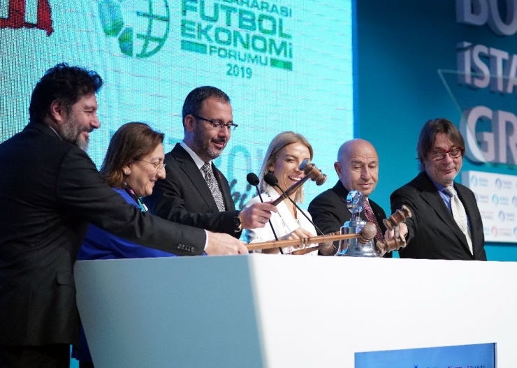 Bakan Kasapoğlu: "Seyircilerimizi Tartışma Ve Kavgadan Uzak Tutmalıyız"