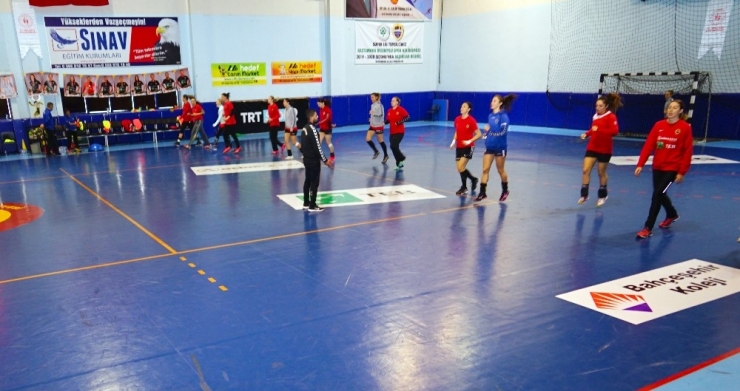 Hakan Günal: "Gruptan Çıkabilmek İçin Savaşacağız"