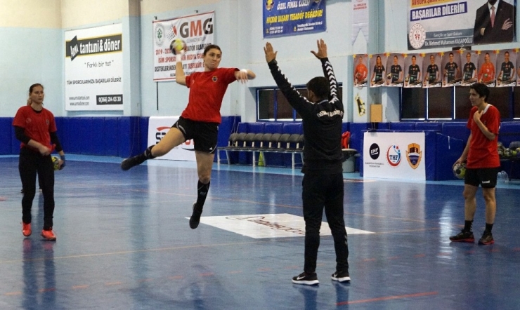 Hakan Günal: "Gruptan Çıkabilmek İçin Savaşacağız"