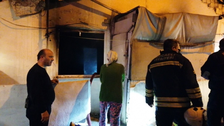 Tek Katlı Evde Çıkan Yangın Paniğe Neden Oldu