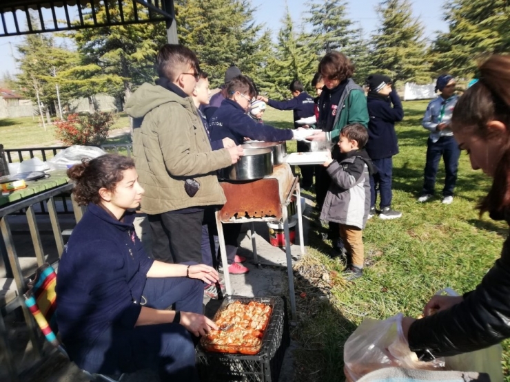 Niğdeli İzciler Kent Ormanında Kampta