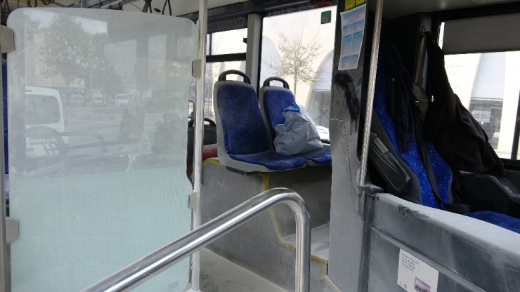 İstanbul’da Belediye Otobüsünde Panik Anları