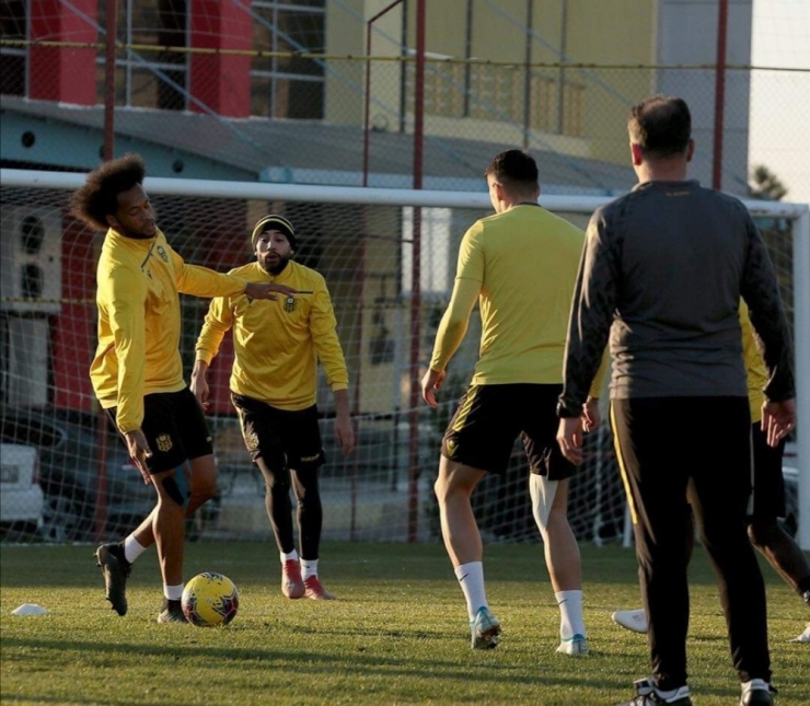Yeni Malatyaspor, Fenerbahçe’yi Töre, Guilherme Ve Bifouma İle Yenmeyi Planlıyor