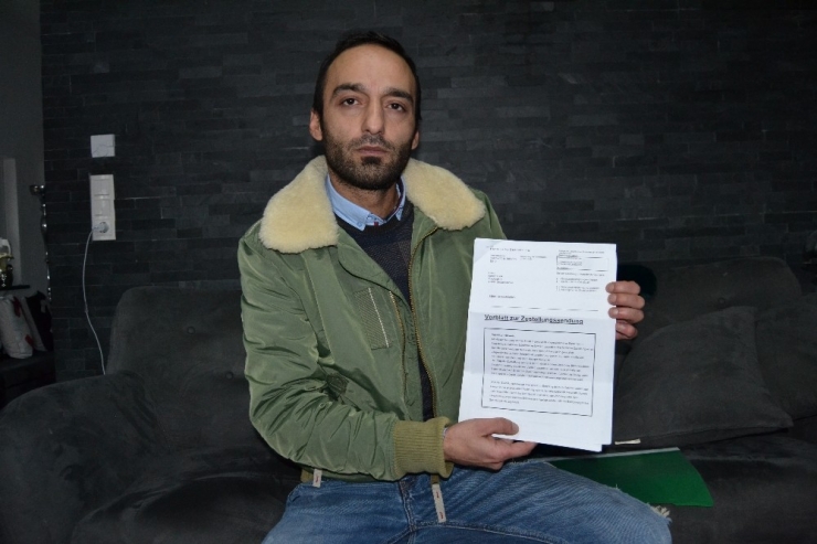 Almanya’da Polisler Bir Türkü Darp Etti