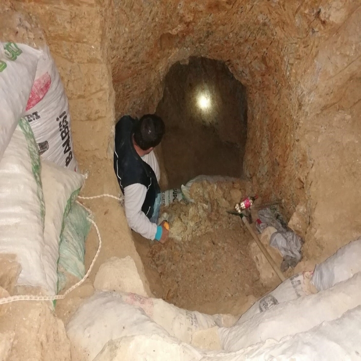 Kaçak Kazı Yaparken Suçüstü Yakalandılar