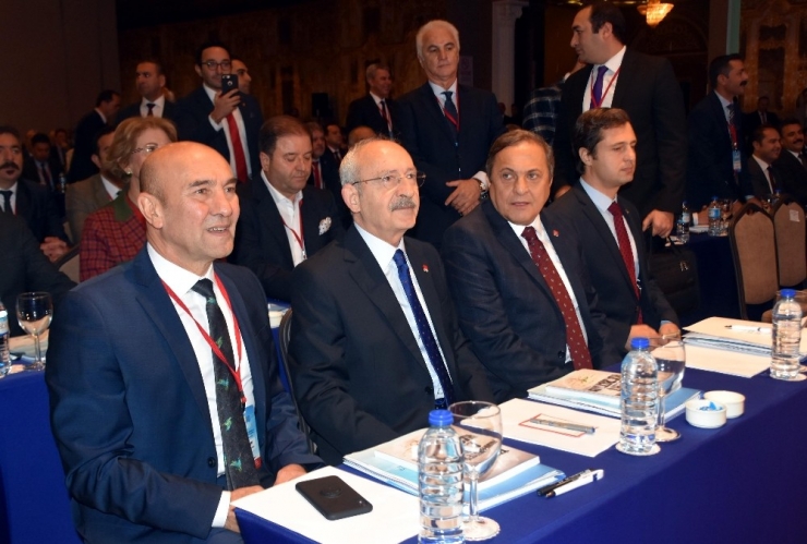 Kılıçdaroğlu, İzmir’de Belediye Başkanlarıyla Buluştu