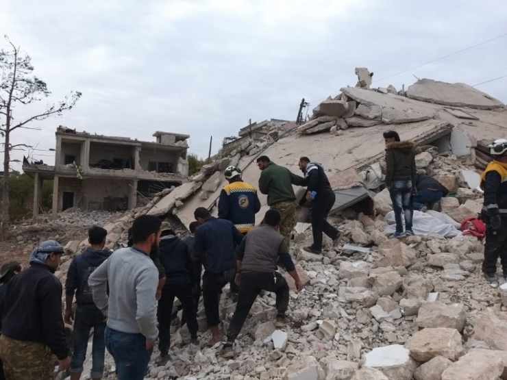 Rusya’nın Hava Saldırısında Baba Oğul Öldü