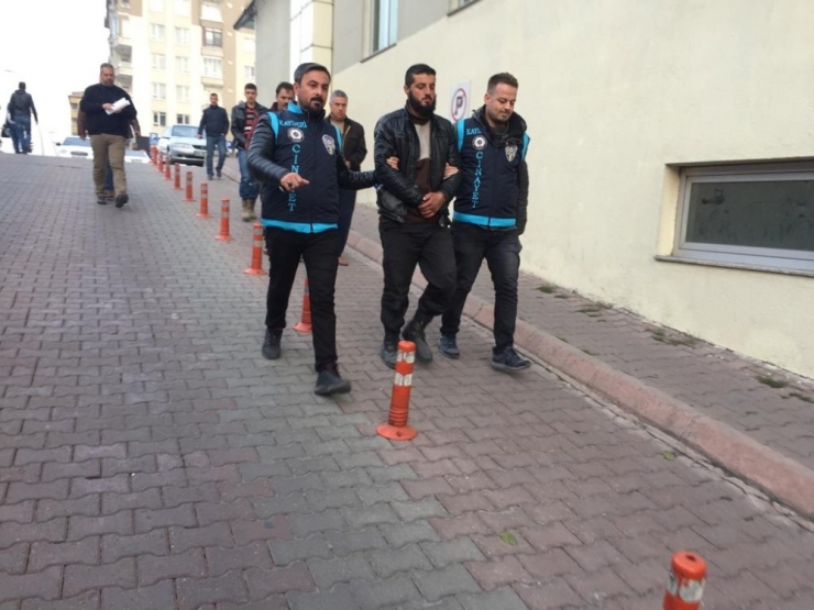 Suriyeli Cinayetinin Şüphelileri Adliyeye Sevk Edildi