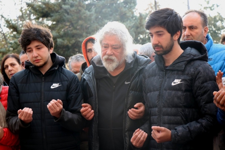 Kadın Profesör İçin Tören Düzenlendi