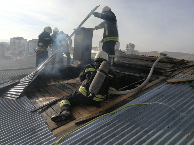 Sivas’ta Korkutan Yangın