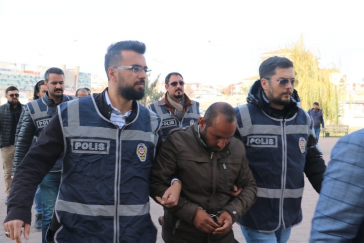 “Elinde Fetö’nün Altınları Var” Diyerek Dolandırdılar