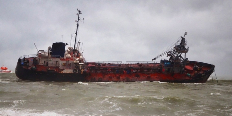 Odessa’da Gemi Karaya Oturdu