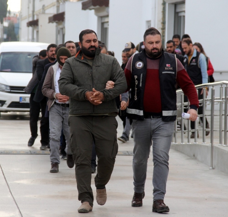 Analı Kızlı, Babalı Oğullu Arazi Çetesine "Akbaba" Operasyonu