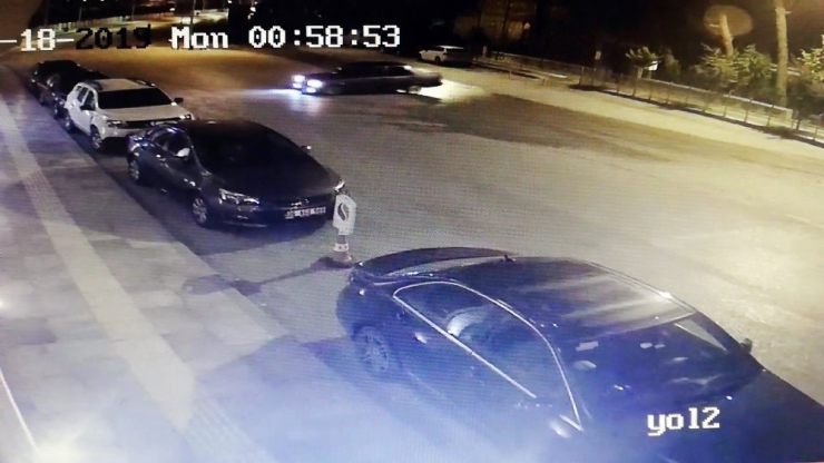 Drift Yaptı Cezayı Yedi, O Anlar Güvenlik Kamerasına Yansıdı