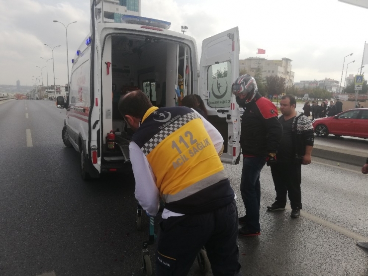 E-5’te Yolcu İndirmek İstedi Zincirleme Kazaya Neden Oldu: 1 Yaralı