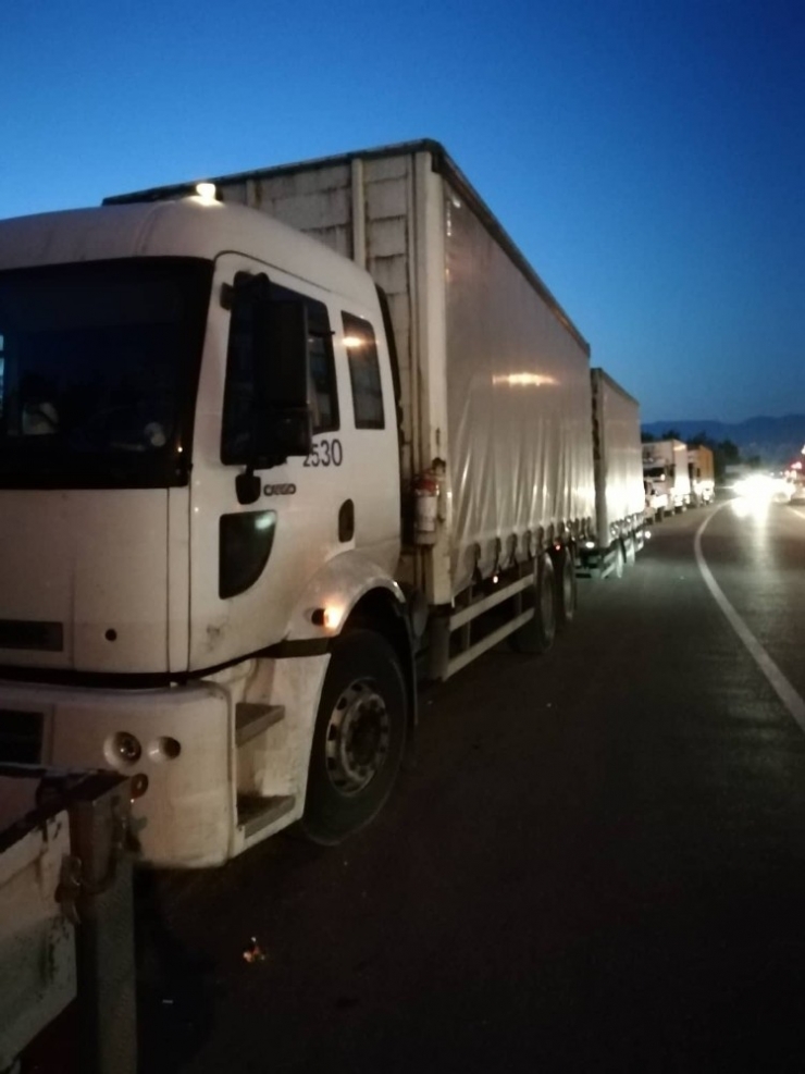 Tırdan 400 Litre Mazot Çaldılar